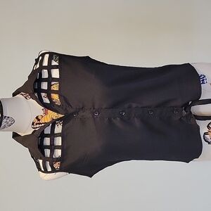 𝅺HELIUM black sleeveless top with collar. Ties at waist.  Size is Medium.